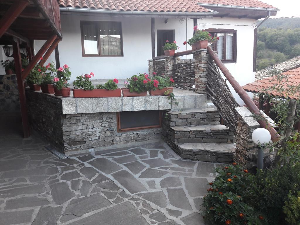 Sharkov Guest House Dolen  المظهر الخارجي الصورة